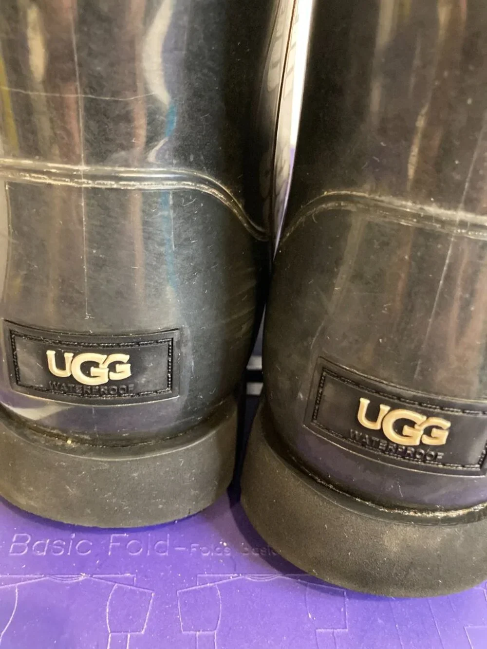 UGG CLASSIC CLEAR WATERPROOF ANKLE BOOT SIZE 8